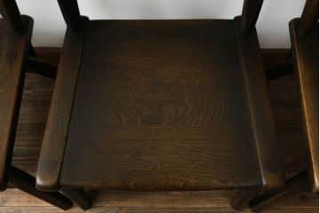 中古　美品　飛騨産業　PROVINCIAL(プロヴィンシャル・プロビンシャル)　シックな色合いと曲線を描くデザインが魅力的なブレースバックチェア4脚セット(ダイニングチェア、板座チェア)(定価4脚で約44万円)(R-073273)