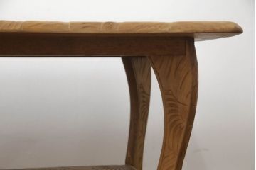 中古　美品!!　日光彫り　大胆な花柄の彫刻が目を引くセンターテーブル(ローテーブル、サイドテーブル)(R-073276)