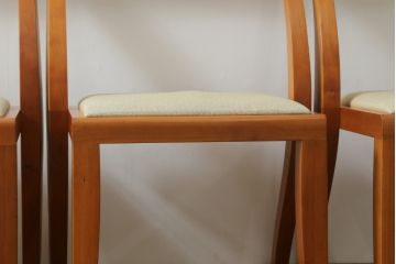 中古　イタリア製　ポラダ(porada)社　アーレキン(ARLEKIN)　優美な曲線ラインが目を惹くダイニングチェア4脚セット(椅子、イス、いす)(定価4脚で約48万円)(R-073291)