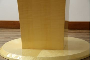 中古　美品!!　IDC大塚家具　SPLENDOR(スプレンダー)　メープル材の明るい色合いが素敵な1本脚の丸テーブル(ラウンドテーブル、ダイニングテーブル、2人掛け、4人掛け)(定価約48万円)(R-073294)