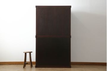中古　美品　高級品!!　三越百貨店　三方栗材　上質な和の空間を演出する格子引き戸の二段重ね水屋箪笥(食器棚、茶箪笥、キャビネット、収納棚、戸棚、重ねタンス、店舗什器)(R-073295)