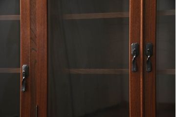 中古　伝統民芸家具　岩谷堂箪笥　金具の細やかなデザインが美しいサイドボード(収納棚、戸棚、飾り棚、食器棚、サイドキャビネット)(R-073298)
