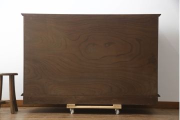 中古　伝統民芸家具　岩谷堂箪笥　金具の細やかなデザインが美しいサイドボード(収納棚、戸棚、飾り棚、食器棚、サイドキャビネット)(R-073298)