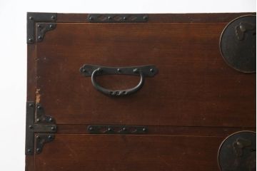 和製アンティーク　前面栗(クリ)材　金具の立派な東北衣装箪笥ローボード(時代箪笥、和タンス、衣装たんす、収納タンス、引き出し、ローチェスト、テレビ台)(R-073327)
