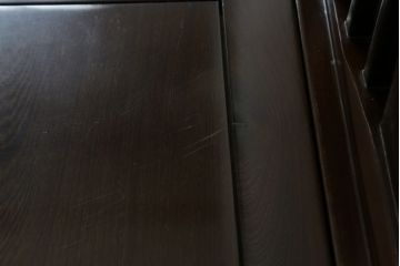 中古　鉄刀木(タガヤサン)　キャスター付き　美しい杢目が目を惹く収納付き板座チェア4脚セット(ダイニングチェア、回転チェア、椅子、イス)(R-073329)