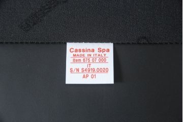 中古　極美品　短期4か月数回のみ使用!!　Cassina(カッシーナ)　MARALUNGA(マラルンガ)　本革(FZランク)　高級感ある佇まいの3人掛けワイドソファ(レザー、三人掛け、3Pワイド)(定価約284万円)(R-073331)