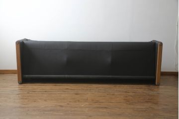 中古　極美品　短期4か月数回のみ使用!!　Cassina(カッシーナ)　MARALUNGA(マラルンガ)　本革(FZランク)　高級感ある佇まいの3人掛けワイドソファ(レザー、三人掛け、3Pワイド)(定価約284万円)(R-073331)