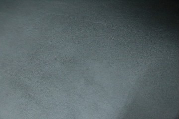 中古　極美品　短期4か月数回のみ使用!!　Cassina(カッシーナ)　MARALUNGA(マラルンガ)　本革(FZランク)　高級感ある佇まいの3人掛けワイドソファ　定価約284万円　(R-073331)