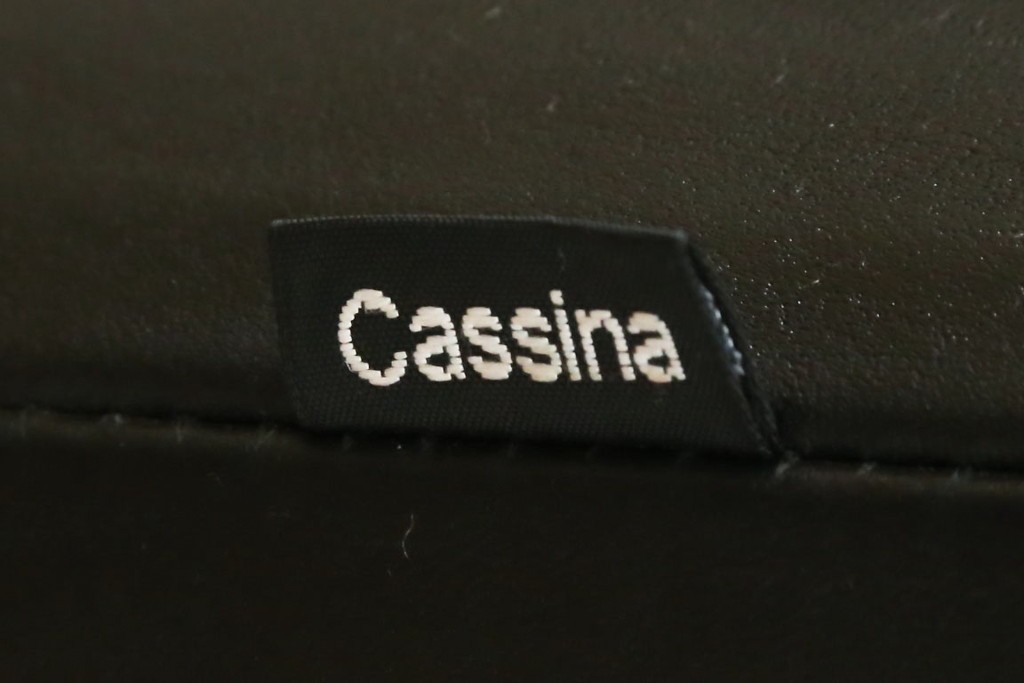 中古　極美品　短期4か月数回のみ使用!!　Cassina(カッシーナ)　MARALUNGA(マラルンガ)　本革(FZランク)　高級感ある佇まいの3人掛けワイドソファ　定価約284万円　(R-073331)