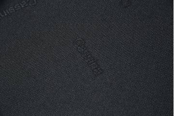 中古　極美品　短期4か月数回のみ使用!!　Cassina(カッシーナ)　MARALUNGA(マラルンガ)　本革(FZランク)　高級感ある佇まいの3人掛けソファ(レザー、三人掛け、3P)(定価約260万円)(R-073332)