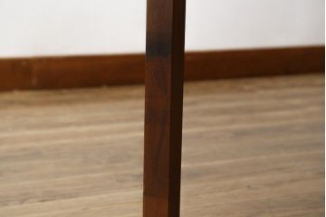 デンマークビンテージ　チーク材　ドミノ・モブラー(DOMINO mobler) 　洗練されたデザインが美しいニーホールデスク(両袖机、パートナーデスク、ワークデスク、在宅ワーク用、在宅用、ヴィンテージ、北欧)(R-073333)