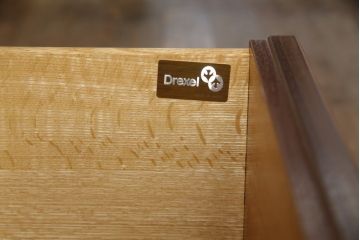 中古　激レア　希少　DREXEL HERITAGE(ドレクセルヘリテイジ)　FRANCESCA(フランチェスカ)シリーズ　エレガントな佇まいが目を引くテレビ台(テレビボード、ローボード、AVボード、キャビネット、引き出し)(R-073335)