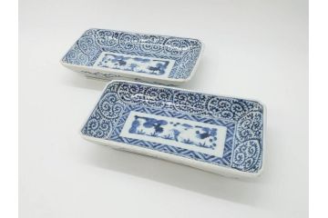 江戸期　大明成化年製　古伊万里　染付　蛸唐草　松竹梅文　約21cm　6.7寸　意匠を凝らしたデザインが素敵な長皿2枚セット(角皿、和皿、和食器、六寸七分)(R-073344)
