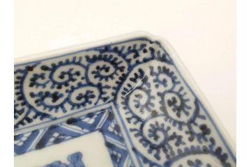 江戸期　大明成化年製　古伊万里　染付　蛸唐草　松竹梅文　約21cm　6.7寸　意匠を凝らしたデザインが素敵な長皿2枚セット(角皿、和皿、和食器、六寸七分)(R-073344)