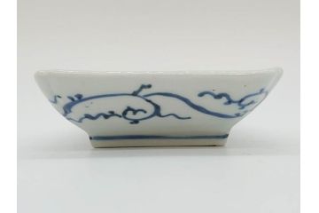 江戸期　大明成化年製　古伊万里　染付　蛸唐草　松竹梅文　約21cm　6.7寸　意匠を凝らしたデザインが素敵な長皿2枚セット(角皿、和皿、和食器、六寸七分)(R-073344)