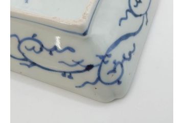 江戸期　大明成化年製　古伊万里　染付　蛸唐草　松竹梅文　約21cm　6.7寸　意匠を凝らしたデザインが素敵な長皿2枚セット(角皿、和皿、和食器、六寸七分)(R-073344)