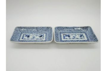 江戸期　大明成化年製　古伊万里　染付　蛸唐草　松竹梅文　約20cm　6.7寸　意匠を凝らしたデザインが素敵な長皿2枚セット(角皿、和皿、和食器、六寸七分)(R-073345)