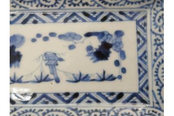 江戸期　大明成化年製　古伊万里　染付　蛸唐草　松竹梅文　約20cm　6.7寸　意匠を凝らしたデザインが素敵な長皿2枚セット(角皿、和皿、和食器、六寸七分)(R-073345)