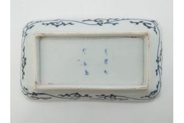 江戸期　大明成化年製　古伊万里　染付　蛸唐草　松竹梅文　約20cm　6.7寸　意匠を凝らしたデザインが素敵な長皿2枚セット(角皿、和皿、和食器、六寸七分)(R-073345)
