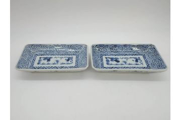 江戸期　大明成化年製　古伊万里　染付　蛸唐草　松竹梅文　約20cm　6.7寸　意匠を凝らしたデザインが素敵な長皿2枚セット(角皿、和皿、和食器、六寸七分)(R-073346)