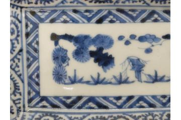 江戸期　大明成化年製　古伊万里　染付　蛸唐草　松竹梅文　約20cm　6.7寸　意匠を凝らしたデザインが素敵な長皿2枚セット(角皿、和皿、和食器、六寸七分)(R-073346)