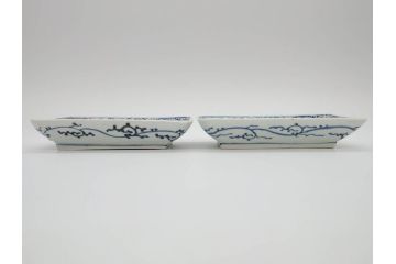江戸期　大明成化年製　古伊万里　染付　蛸唐草　松竹梅文　約20cm　6.7寸　意匠を凝らしたデザインが素敵な長皿2枚セット(角皿、和皿、和食器、六寸七分)(R-073347)