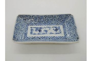 江戸期　大明成化年製　古伊万里　染付　蛸唐草　松竹梅文　約20cm　6.7寸　意匠を凝らしたデザインが素敵な長皿2枚セット(角皿、和皿、和食器、六寸七分)(R-073347)