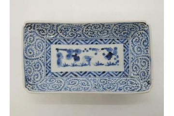 江戸期　大明成化年製　古伊万里　染付　蛸唐草　松竹梅文　約20cm　6.7寸　意匠を凝らしたデザインが素敵な長皿2枚セット(角皿、和皿、和食器、六寸七分)(R-073347)