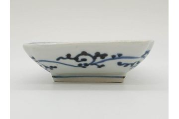 江戸期　大明成化年製　古伊万里　染付　蛸唐草　松竹梅文　約20cm　6.7寸　意匠を凝らしたデザインが素敵な長皿2枚セット(角皿、和皿、和食器、六寸七分)(R-073347)