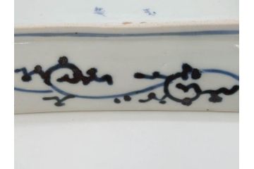 江戸期　大明成化年製　古伊万里　染付　蛸唐草　松竹梅文　約20cm　6.7寸　意匠を凝らしたデザインが素敵な長皿2枚セット(角皿、和皿、和食器、六寸七分)(R-073347)