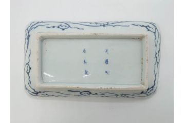 江戸期　大明成化年製　古伊万里　染付　蛸唐草　松竹梅文　約20cm　6.7寸　意匠を凝らしたデザインが素敵な長皿2枚セット(角皿、和皿、和食器、六寸七分)(R-073347)