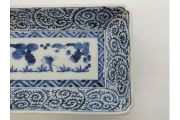 江戸期　大明成化年製　古伊万里　染付　蛸唐草　松竹梅文　約21cm　6.7寸　意匠を凝らしたデザインが素敵な長皿2枚セット(角皿、和皿、和食器、六寸七分)(R-073348)