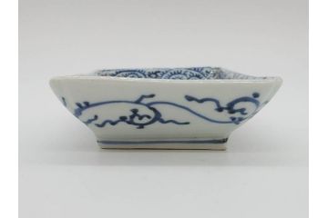 江戸期　大明成化年製　古伊万里　染付　蛸唐草　松竹梅文　約21cm　6.7寸　意匠を凝らしたデザインが素敵な長皿2枚セット(角皿、和皿、和食器、六寸七分)(R-073348)