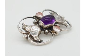 ヴィンテージアクセサリー　デンマーク　GEORG JENSEN(ジョージ・ジェンセン)　236A　シルバー925S　エレガントな装飾デザインが素敵なブローチ(silver、ビンテージ)(R-073362)
