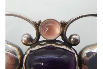 ヴィンテージアクセサリー　デンマーク　GEORG JENSEN(ジョージ・ジェンセン)　236A　シルバー925S　エレガントな装飾デザインが素敵なブローチ(silver、ビンテージ)(R-073362)