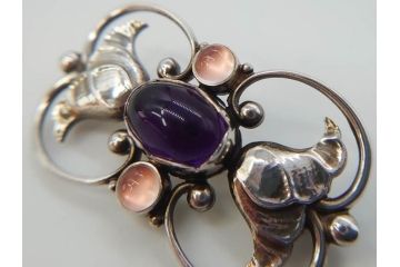 ヴィンテージアクセサリー　デンマーク　GEORG JENSEN(ジョージ・ジェンセン)　236A　シルバー925S　エレガントな装飾デザインが素敵なブローチ(silver、ビンテージ)(R-073362)
