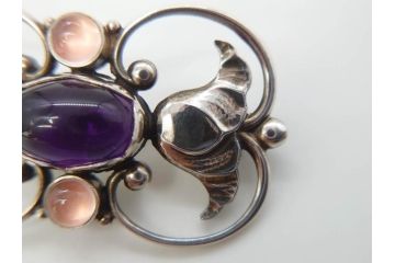 ヴィンテージアクセサリー　デンマーク　GEORG JENSEN(ジョージ・ジェンセン)　236A　シルバー925S　エレガントな装飾デザインが素敵なブローチ(silver、ビンテージ)(R-073362)