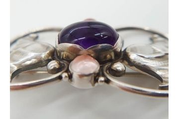 ヴィンテージアクセサリー　デンマーク　GEORG JENSEN(ジョージ・ジェンセン)　236A　シルバー925S　エレガントな装飾デザインが素敵なブローチ(silver、ビンテージ)(R-073362)