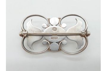 ヴィンテージアクセサリー　デンマーク　GEORG JENSEN(ジョージ・ジェンセン)　236A　シルバー925S　エレガントな装飾デザインが素敵なブローチ(silver、ビンテージ)(R-073362)