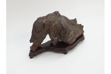 時代物　唐木台座　共箱付き　造形美に目を奪われる鑑賞石(中国古玩、漢詩、盆石、文人、唐物、置物、ディスプレイ、台座付き)(R-073365)