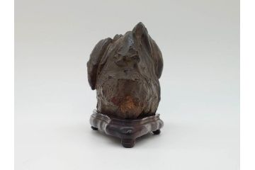 時代物　唐木台座　共箱付き　造形美に目を奪われる鑑賞石(中国古玩、漢詩、盆石、文人、唐物、置物、ディスプレイ、台座付き)(R-073365)
