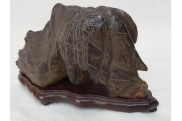時代物　唐木台座　共箱付き　造形美に目を奪われる鑑賞石(中国古玩、漢詩、盆石、文人、唐物、置物、ディスプレイ、台座付き)(R-073365)