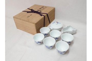 人間国宝　十二代　酒井田柿右衛門　染錦柿画　上質な和の空間を演出する茶器セット(急須、湯冷まし、湯呑み6客、湯のみ、茶道具、和食器、共箱付き)(R-073366)