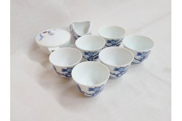 人間国宝　十二代　酒井田柿右衛門　染錦柿画　上質な和の空間を演出する茶器セット(急須、湯冷まし、湯呑み6客、湯のみ、茶道具、和食器、共箱付き)(R-073366)