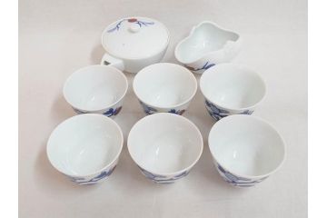 人間国宝　十二代　酒井田柿右衛門　染錦柿画　上質な和の空間を演出する茶器セット(急須、湯冷まし、湯呑み6客、湯のみ、茶道具、和食器、共箱付き)(R-073366)