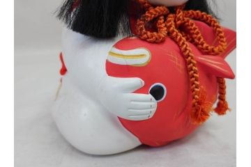 時代物　昭和十三年(1938年)　京都　丸屋　大木平蔵　鯛持ち　ガラスケース付き　和の風情を感じられる上質な京人形(木彫り、御所人形、子供、子ども、昭和13年、共箱付き)(R-073369)