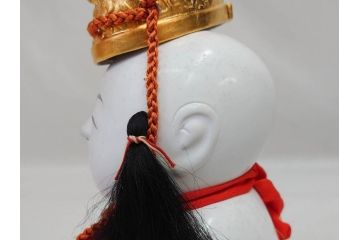 時代物　昭和十三年(1938年)　京都　丸屋　大木平蔵　鯛持ち　ガラスケース付き　和の風情を感じられる上質な京人形(木彫り、御所人形、子供、子ども、昭和13年、共箱付き)(R-073369)