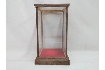 時代物　昭和十三年(1938年)　京都　丸屋　大木平蔵　鯛持ち　ガラスケース付き　和の風情を感じられる上質な京人形(木彫り、御所人形、子供、子ども、昭和13年、共箱付き)(R-073369)