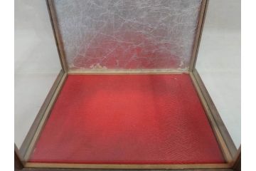 時代物　昭和十三年(1938年)　京都　丸屋　大木平蔵　鯛持ち　ガラスケース付き　和の風情を感じられる上質な京人形(木彫り、御所人形、子供、子ども、昭和13年、共箱付き)(R-073369)