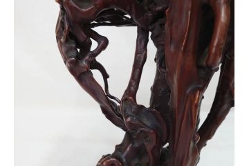 隅々まで施された意匠が美しい天然木黄楊卓(中国、根木台、根卓、花台、唐木、飾り台、高卓、箱付き)(R-073371)